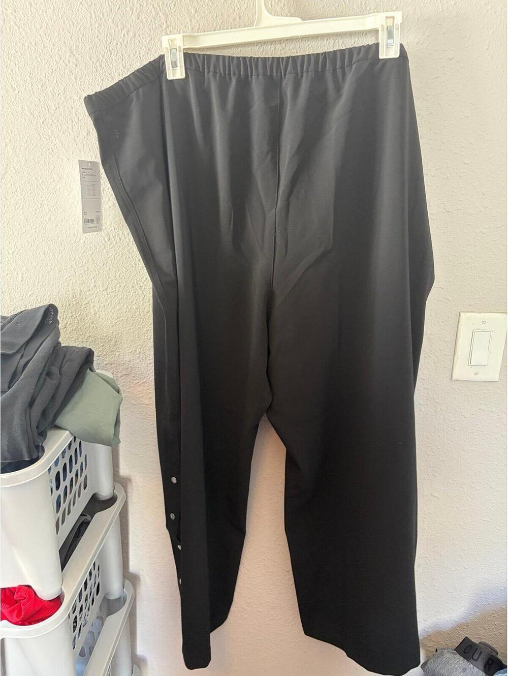 NWT Athleta MVP Snap Pant Black size 3X. $129 retail - Picture 4 of 5